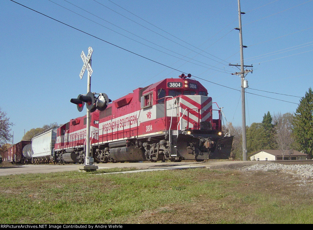 WSOR 3804 has just gotten underway with T010 to North Milwaukee